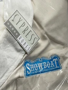 Cypress Off White Long Robe SHOWBOAT MARDI GRAS CASINO OSFA NEW WITH TAG - Picture 1 of 4