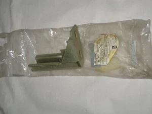 FRONT EXHAUST BRACKET for VW LT 1975 to 1982 OE 281253307F - Picture 1 of 1