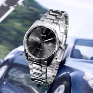 Reloj de metal analógico estándar de acero inoxidable Casio MTP-1302D-1A1 para hombre - Imagen 1 de 5