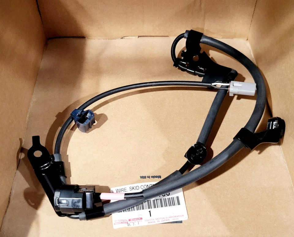 NEW LEXUS ISF IS250 GS350 IS350 GS450H 460 FRONT RIGHT ABS SKID CONTROL SENSOR  - Image 1 of 1