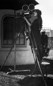 MARY PICKFORD 8x10 PICTURE WORKING MOVIE CAMERA PHOTO - Picture 1 of 1