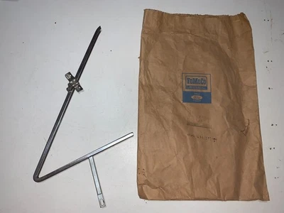 1965 - 1967 FORD CUSTOM 500  LH FRONT DOOR VENT WINDOW FRAME NOS C5AZ-6221609-A3 - Image 1 of 4