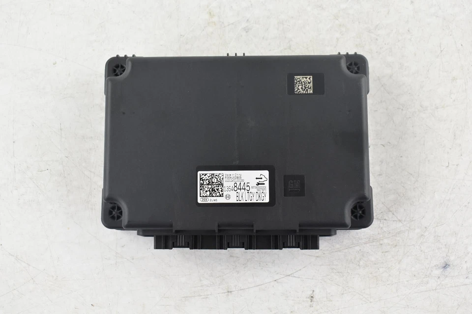 Used Serial Data Gateway Module fits: 2022 Buick Envision Network Gateway front - Image 1 of 4