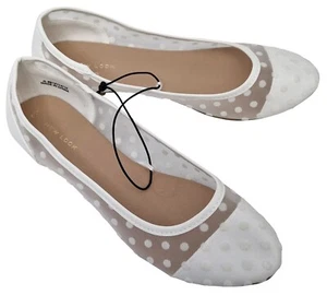 Scarpe piatte a pois bianche NUOVO LOOK Keesha 2 slip on da donna bianche UK 8 MRRP £17,99 - Foto 1 di 7
