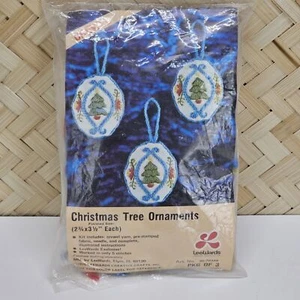VTG 1975 Christmas Tree Ornament Kit Needlepoint Crewel LeeWards Creative Crafts - Picture 1 of 7