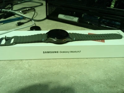 Samsung Galaxy Watch 7 40mm L300 Bluetooth AI Watch - Flawless Condition - Image 1 of 2