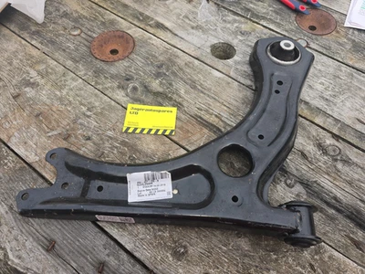 Brazo de control de vía VW Polo SEAT Ibiza Arona 18 - 24 RH. Original 2Q0407152B Foto 1 de 2