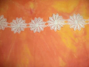 Ropa de boda blanca bordada flor margarita 6 1/2 yardas - Imagen 1 de 2