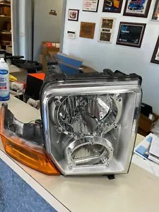 Faro MOPAR Jeep Commander - Imagen 1 de 4