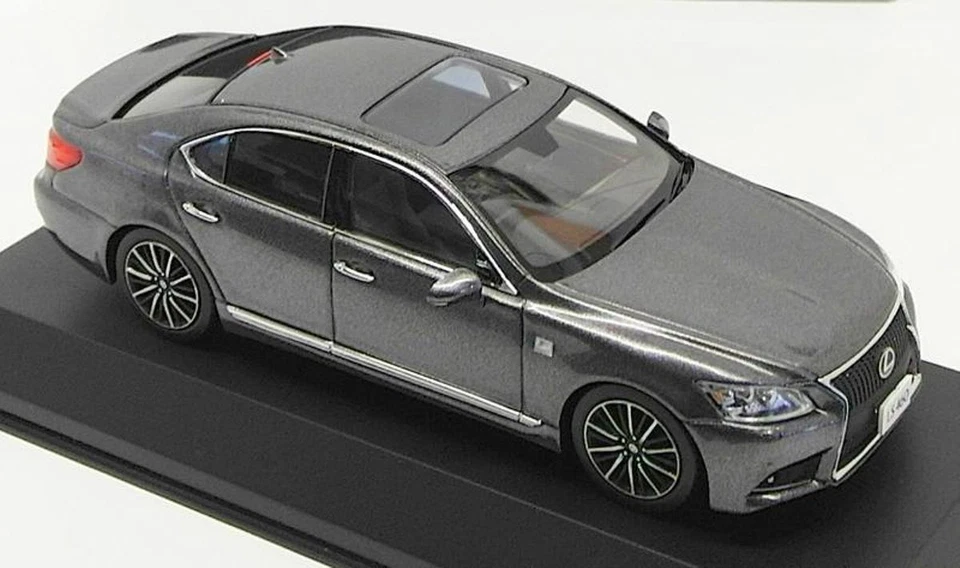 Lexus 460 F Sport Mercury Grigio Mc 2015 Kyosho 03659GR 1/43 LS460 Luxury Car - Immagine 1 di 1