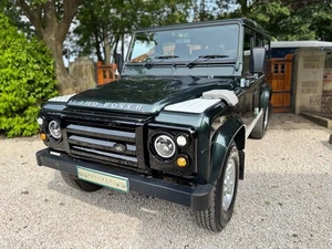 2009 59 Land Rover Defender 110 2.4 TDCi XS Station Wagon 4WD MWB Euro 4 5dr - Picture 1 of 20