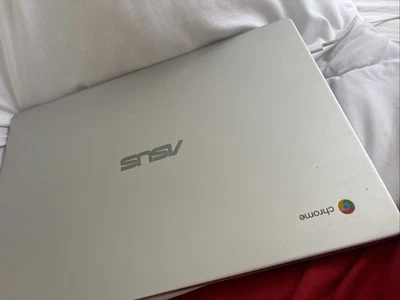 ordinateur portable Asus Chromebock - Photo 1/3