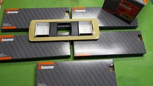 5 PLACCHE BTICINO LIVING INTERNATIONAL L4802/3GT 2+2+2 MODULI GIALLO SCOOTER - Bild 1 von 1