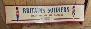 BRITAINS HOLLOWCAST SET NO.75 THE SCOTS GUARDS with OFFICER & PIPER Soldiers - Picture 1 of 4