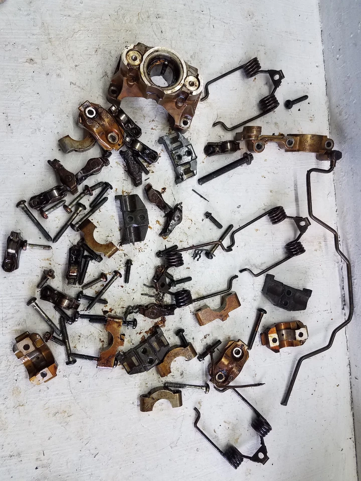 2012-2015 BMW X1 N20 2.0L Engine Rocker Valves Bolts Miscellaneous Parts (M172) - Image 1 of 1