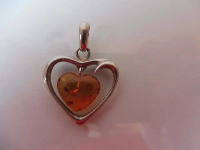 Elegante Ciondolo A Catena, Cuore In Cuore, Ambra 925 Argento - Immagine 1 di 3