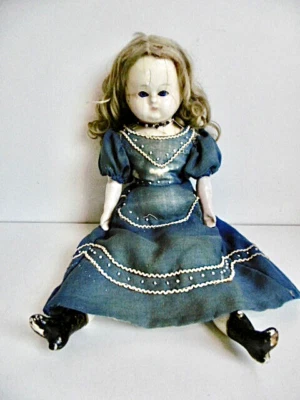 POUPÉE ANCIENNE DU XIXème SIÈCLE TÊTE BUSTE EN CIRE HABITS D'ORIGINE - Ht 39 cm - Photo 1/4