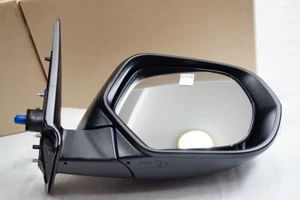 ESPEJO RETROVISOR DERECHO GENUINO AJUSTABLE ELÉCTRICO PLEGADO MITSUBISHI NUEVO PAJERO SPORT - Imagen 1 de 9