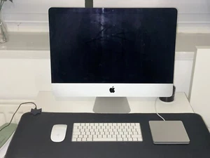Apple iMac 21.5" (1TB HDD, Intel Core i5-7360U, 2.30GHz, 8GB RAM) Silver -... - Afbeelding 1 van 7