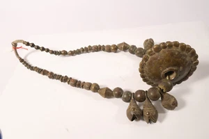 Collar de cuentas de bronce antiguas abrazaderas herencia Vere FU89 Brass Beads Bells Verre - Imagen 1 de 10