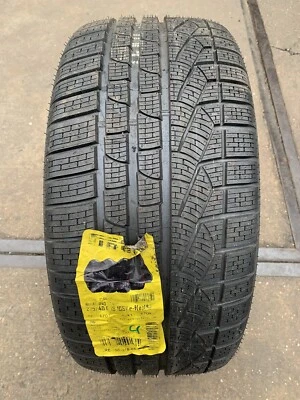 Winterreifen 275/40 R19 105V XL Pirelli Sottozero Winter 240 Serie 2 RFT RSC *  - Bild 1 von 2