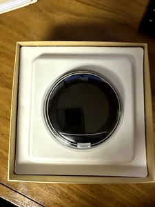 Nest Thermostat Model A0013 BRAND NEW RETAIL $249.00 - MUST SELL _ MAKE OFFER - Picture 1 of 7