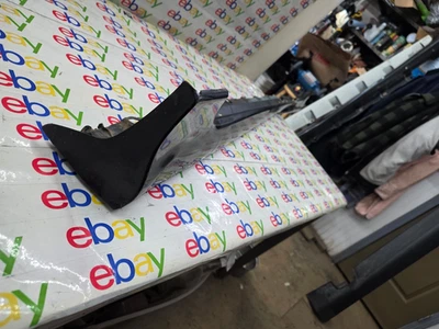 03-08 TOYOTA COROLLA S PANEL BASCULANTE DERECHO MOLDURA INFERIOR OEM NEGRO 209 DAÑADO Foto 1 de 4