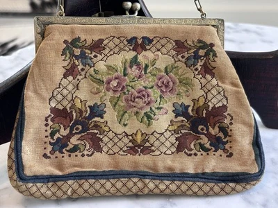 Cartera de cadena vintage floral victoriana con marco de punto pequeño, regalos de moda para ella Foto 1 de 4