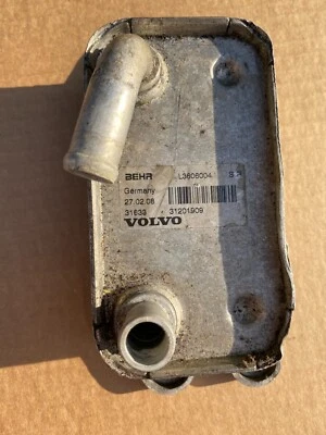 OEM Volvo C30 C70 S40 S60 V50 V60 XC70 XC60 XC Enfriador de aceite Cross Country 31201909 Foto 1 de 4