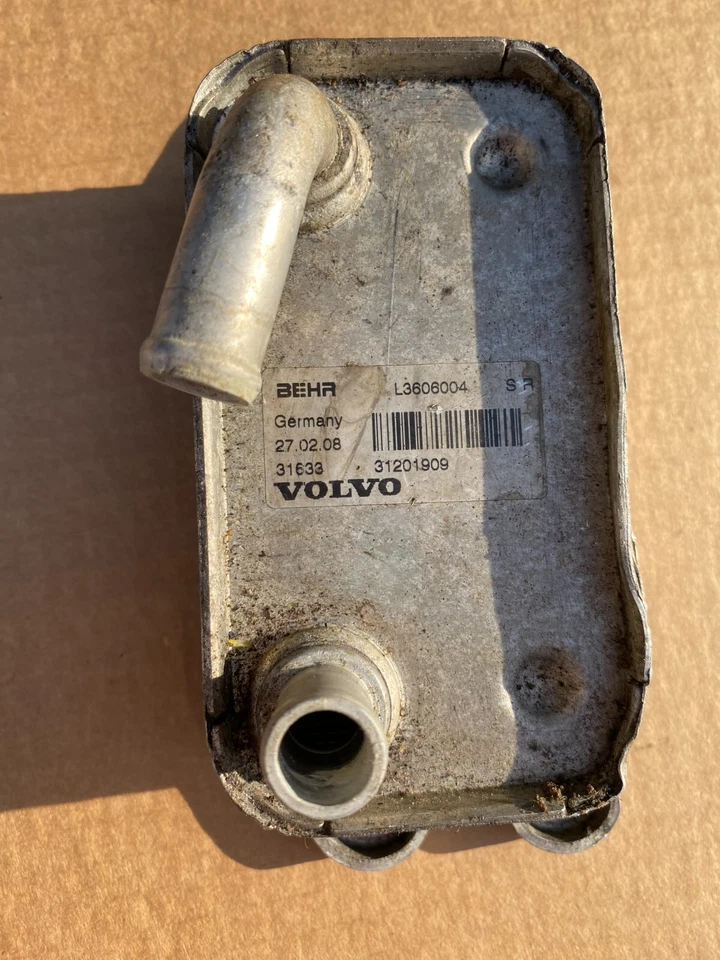 原始设备制造商沃尔沃 C30 C70 S40 S60 V50 V60 XC70 XC60 XC 越野油冷却器 31201909 — 第 1/4 张图片