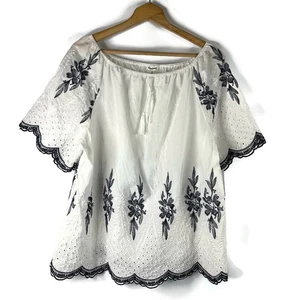Top tunica donna Kindred taglia 1X bianco floreale spalle scoperte bordo smerlato - Foto 1 di 10