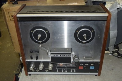 Grabadora de cubierta de cinta carrete a carrete Teac A-2300S PIEZAS NO PROBADAS O REPARACIÓN  Foto 1 de 4