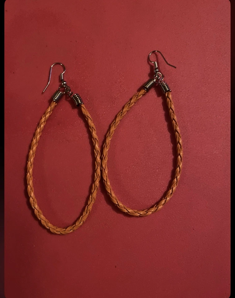 Leather Loop Earrings Light Weight Unique Stylish Design - Изображение 1 из 1