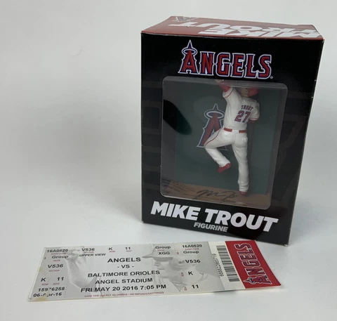 LA Angels SGA 5/20/16 Mike Trout Wall Catch Action Figure W/ Ticket Cover