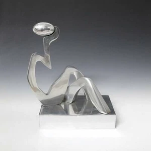 ABSTRACT SEATED FIGURE ALUMINUM ARLENE EICHENGREEN AND NANCY GINSBURG 20TH C. - Bild 1 von 9