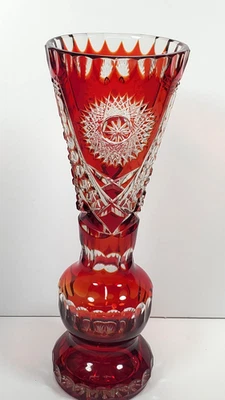 Jarrón vintage rojo rubí corte a vidrio transparente 10 1/8" Foto 1 de 4