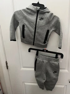 Nike Sportswear Tech Fleece Cremallera Completa Niño Pequeño 2 Piezas Sudadera con Capucha Conjunto Talla 2T 76L050-042 - Imagen 1 de 7