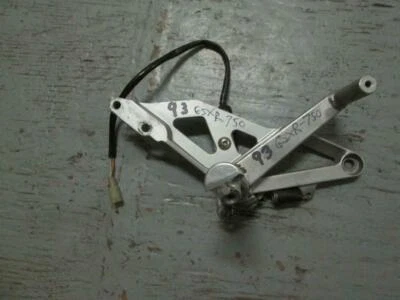 铃木 GSXR600W / GSXR750W 右挂钩总成 43511-17E01 踏板 43110-17E00 — 第 1/3 张图片