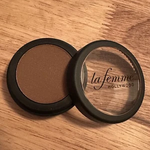 La Femme Cosmetics Makeup Pressed Eye Shadow 0.1 oz BRONZE NEW - Picture 1 of 3
