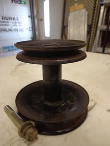 Kubota T1880 engine pulley w/hardware K1042-26110  USED  FREE SHIPPING - Picture 1 of 8