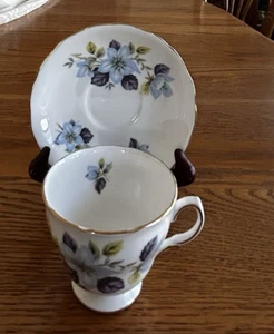 QUEEN ANNE TEACUP CUP & SAUCER CAMPANULA BELL FLOWERS GOLD RIMS FOOTED SCALLOPED - Picture 1 of 10