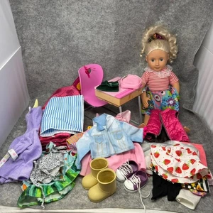 Lotto Bambole Nostra Generazione - Accessori Vestiti Scarpe Scrivania Biancheria da Letto - Foto 1 di 15