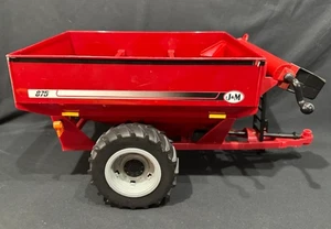 Ertl Big Farm Red J & M 875 Grain Cart 1/16 Scale Crank Discharge Toy Implement - Picture 1 of 20