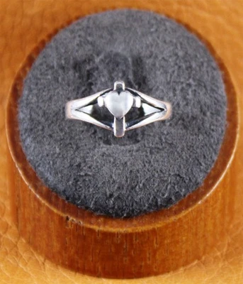 Retired James Avery HEART CROSS Ring LOVE FAITH Sterling Silver Size 7 - Image 1 of 4