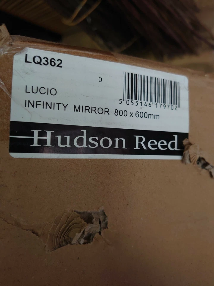 Hudson Reed Lucio Infinity Mirror LED LQ362 800 x 600 - Image 1 of 3