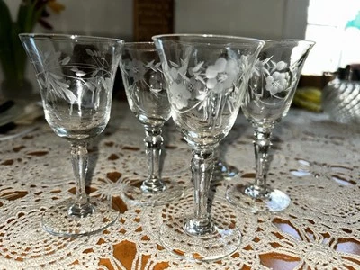Cordial Optic Grey Wheat Daisy Glasses with Needle Etched Floral Design (4) - Image 1 of 4