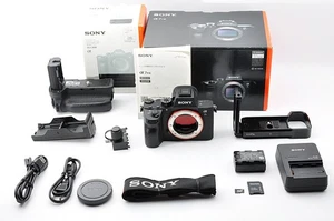 [Near MINT Sony a7R III ILCE-7RM3 Digital Camera 28k Shutter w/Box JAPAN - Picture 1 of 19