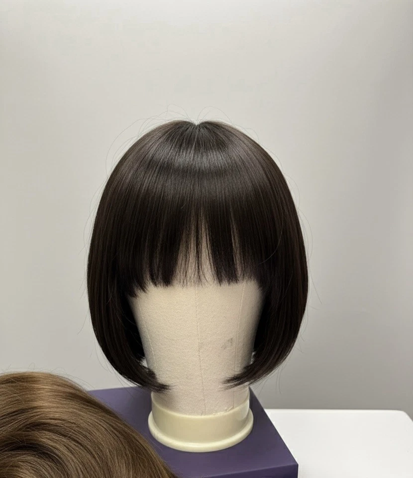 Lote de dos pelucas bob de cabello humano Luvme con flequillo negro y rojo Foto 1 de 4