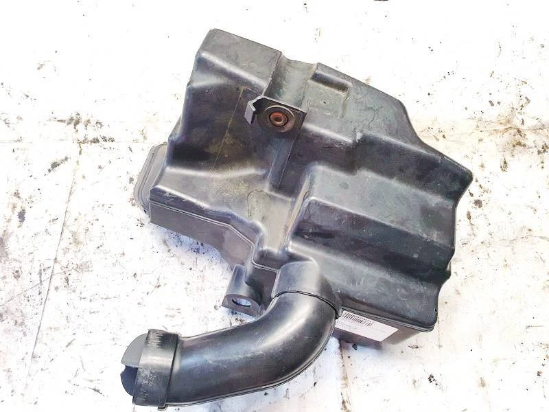 Resonador de admisión Ford C-MAX 2004 (cámara de escape de caja de aire) usado, G #590212-37 Foto 1 de 4