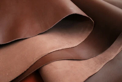 FÖRSTER Pelle di marsupio, pelle bovina, marrone marrone scuro conciato al vegetale, tagli di pelle